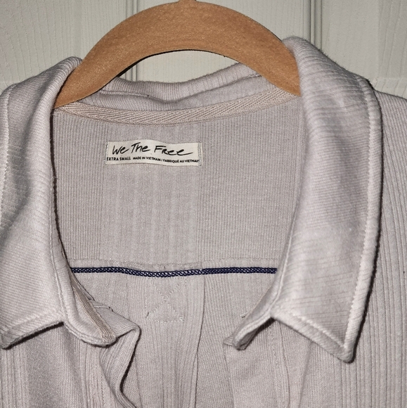 We The Free Pullover Collar V-neck Cream XS new without tags - Picture 3 of 4